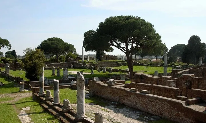 Ancient Ostia Ruins Archaelogical Park Fullday from Rome