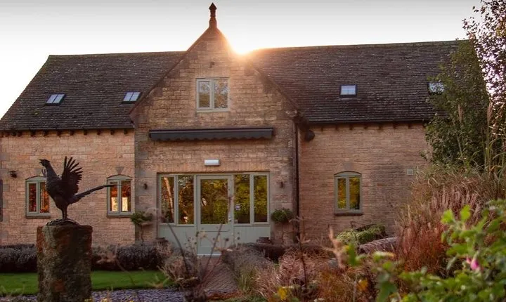 Whisky and Gin Private Tour in the Cotswolds with Driver Guide