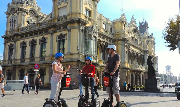 Private Live Guided Barcelona Segway Tour - 180 min