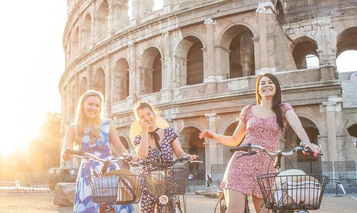 Private Bike Tour of Rome's Top Attractions and Nature