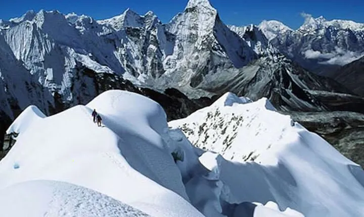 Everest Base Camp with Island Peak