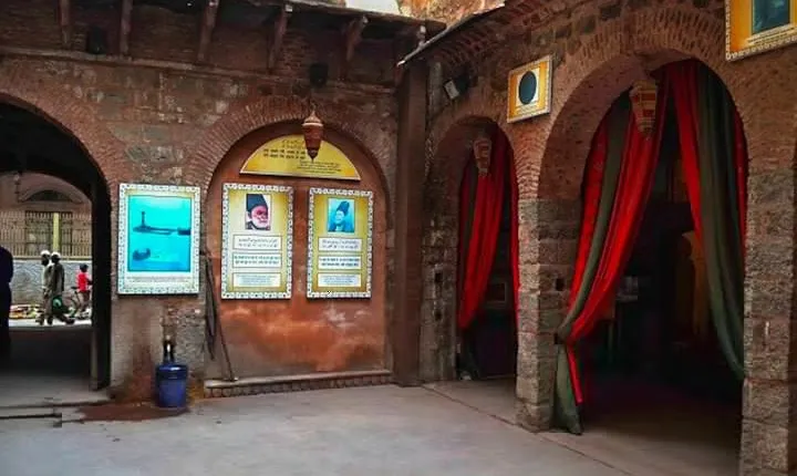 A walk through history culture and vibrant markets of Delhi