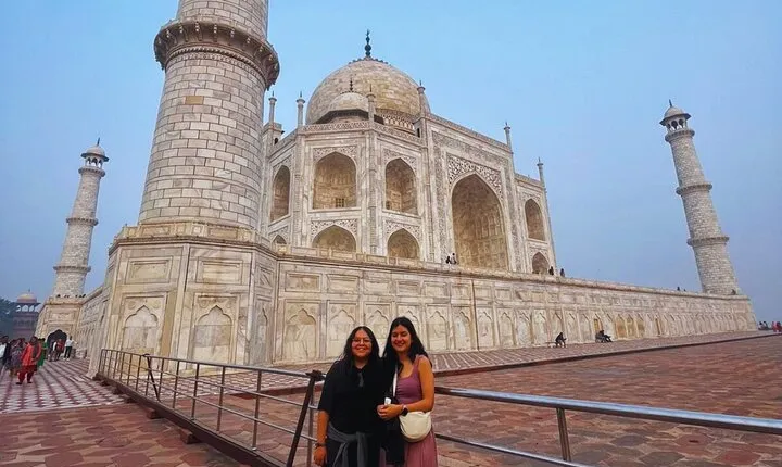 From Delhi: Taj Mahal, Agra Fort & Baby Taj Same Day Tour by Car