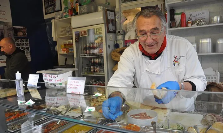 Off the Beaten Path: Semi Private Rome Food and Wine Walking Tour in Testaccio