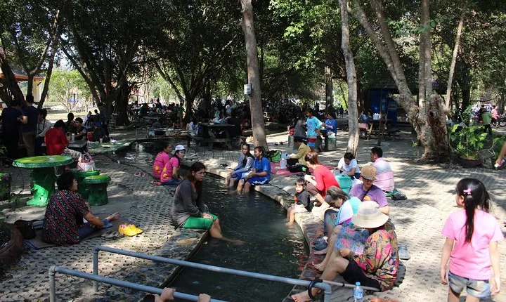 Private tour) Land Mark! Doi suthep&Hmong hilltribe +Umbrella village&Hot spring