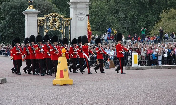 Private Tour in Buckingham Palace Guards