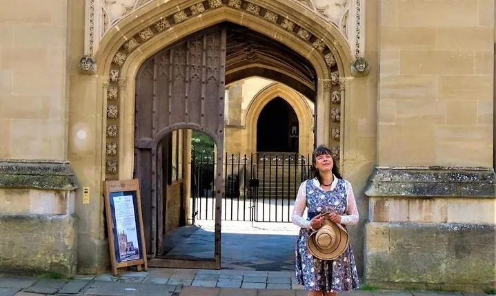 Oxford University Walking Tour with Afternoon Tea