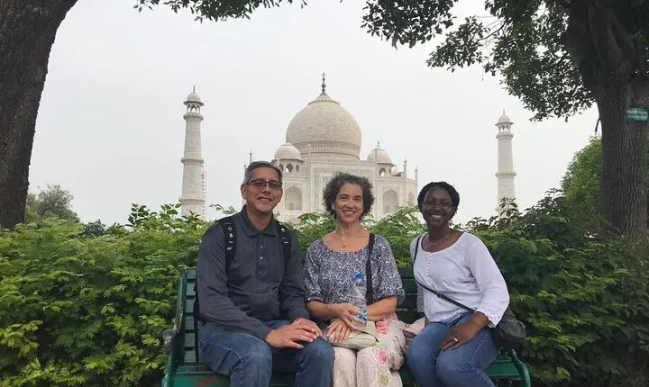 Local Agra Tour : Taj Mahal With Agra Fort & Fatehpur Sikri