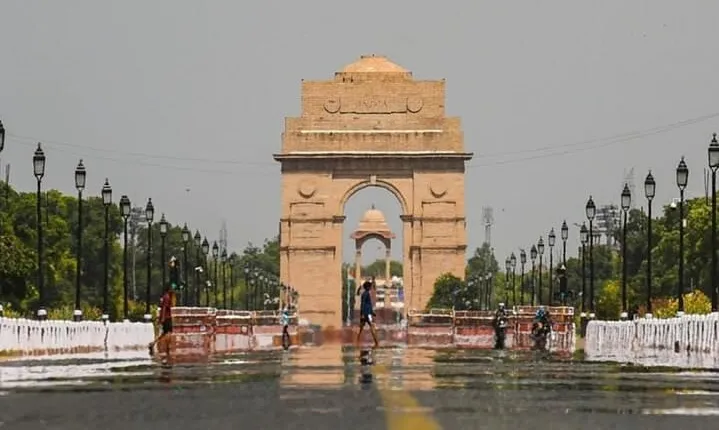 Evening Delhi city tour with pickup transfer
