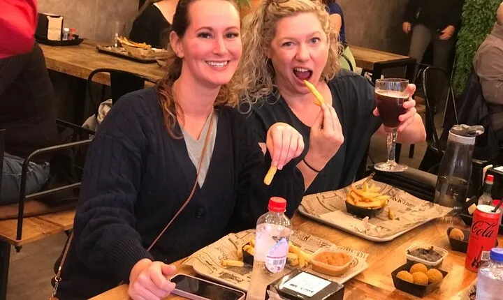 Food tasting & Historical walk
