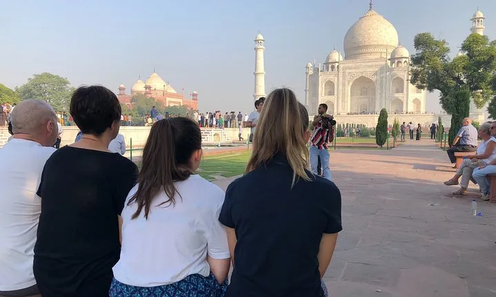 Delhi-Agra:- Privately Guided Overnight Trip To Agra From Delhi ( 2D/1N )