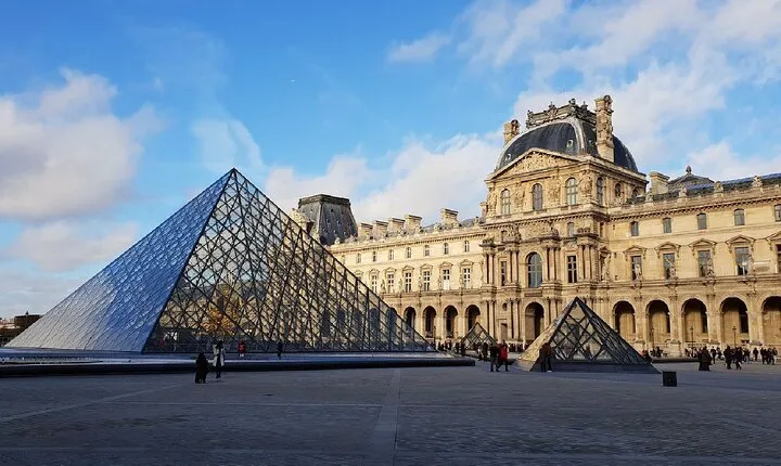 Guided Walking Tour in Paris