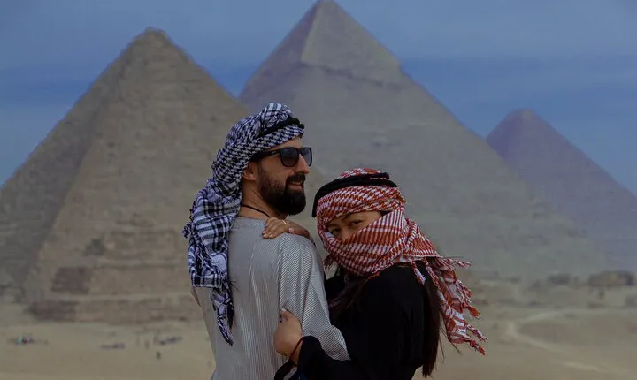 Layover to Giza Pyramids Egyptian Museum Bazar Nile Dinner Cruise