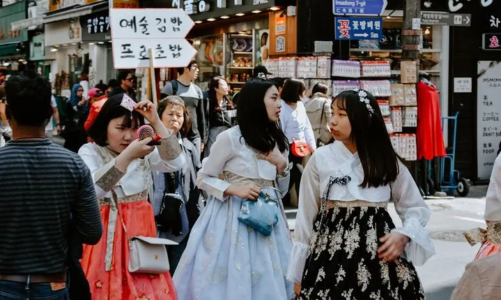 Seoul Art Tour with a Local Expert: 100% Personalized & Private