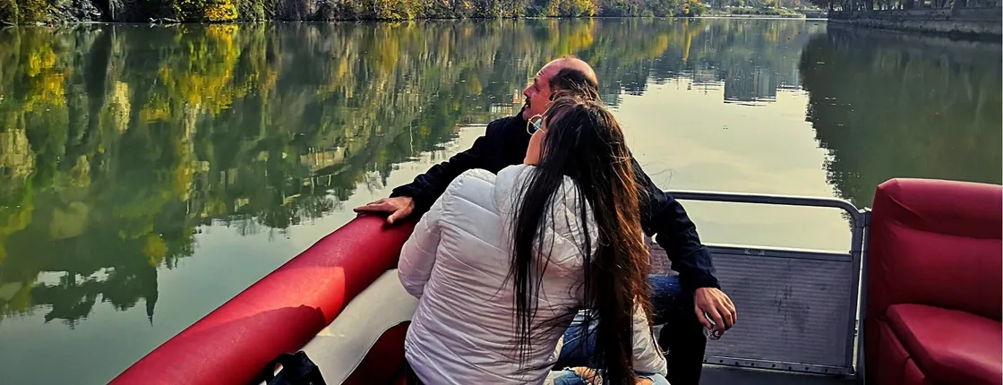 Mtkvari River sightseeing boat tour