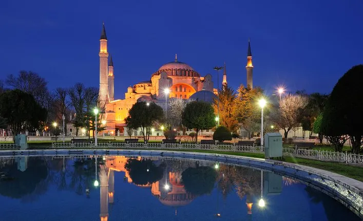 Istanbul Shore Excursion: Istanbul by Night Turkish Dinner and Show