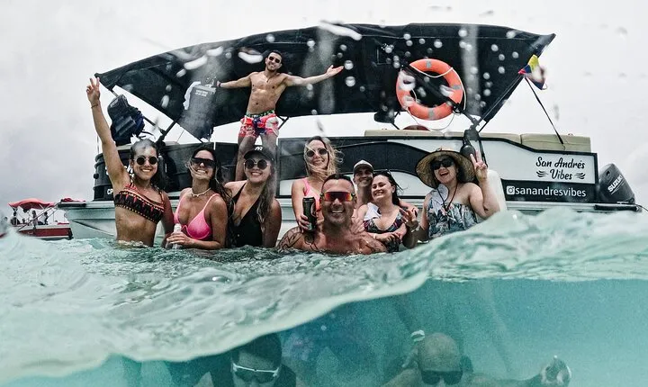 San Andrés Bay Private Marine Safari Tour: Includes DRONE photo
