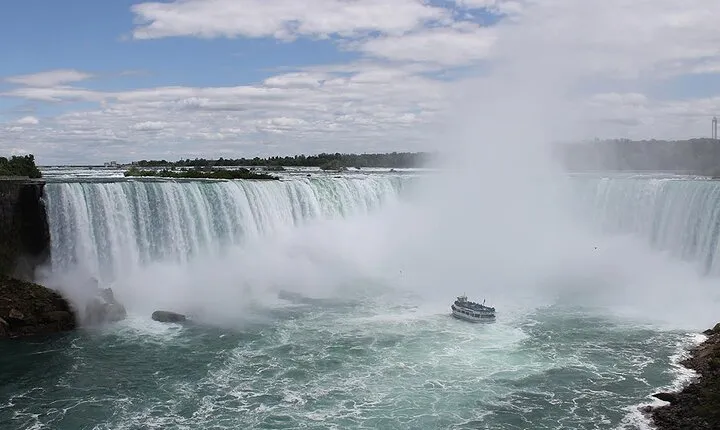 Niagara Falls Day Tour from Toronto with Wine Tasting
