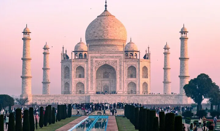 Sunrise Taj Mahal Private Tour from Delhi