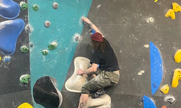 Beginner Progression Bouldering and Climbing Lessons in Calgary