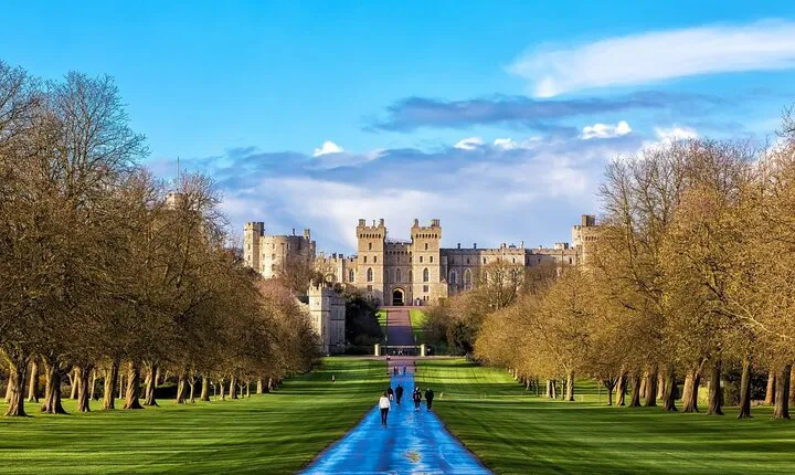 Windsor Castle, Stonehenge and Oxford Day Trip from London