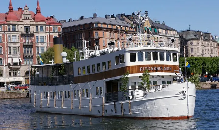 Stockholm: Archipelago Summer Tour with live guide (EN/DE)