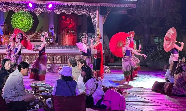 Traditional Khum Khantoke Dinner & Cultural Show with Transfer