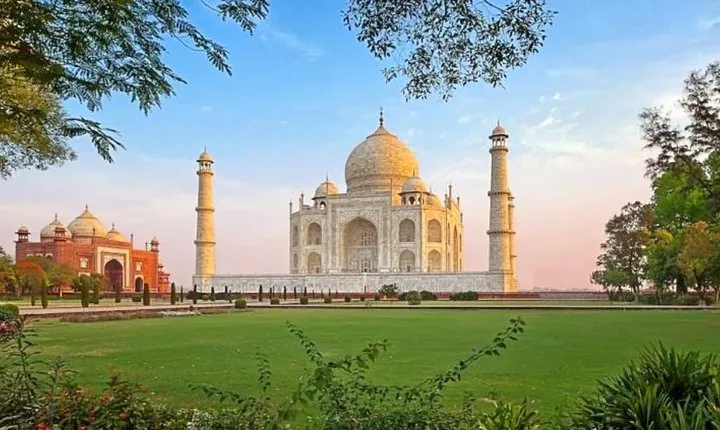 1-Day Delhi to Agra Tour with Taj Mahal, Agra Fort & Baby Taj