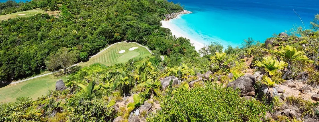 Praslin Island private full-day tour