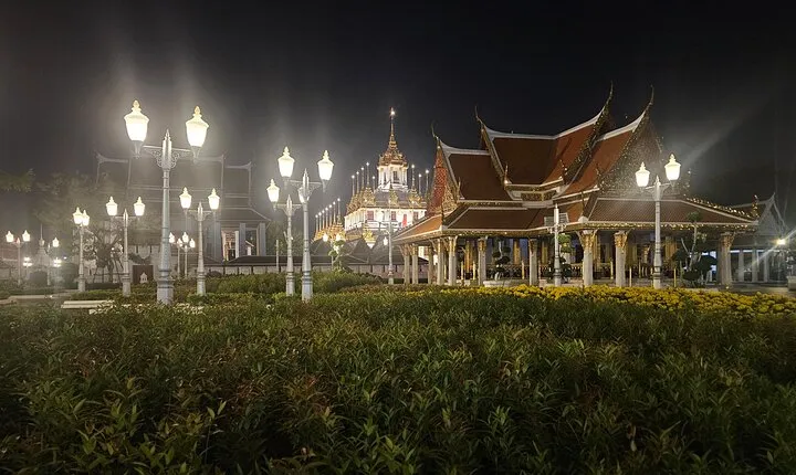 Bangkok at Night: UNESCO Thai Massage, Temples and Markets