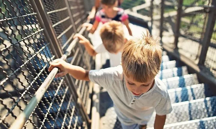 Eiffel Tower Private Guided Climb Tour by Stairs with Summit