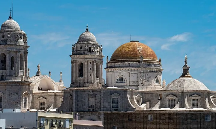 Cadiz Private Walking Tour with a Professional Guide