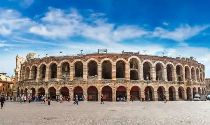 Private 8-hour Tour to Verona from Milan