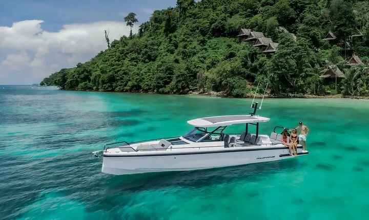 Whitsundays Premium Private Charter - Axopar 37 'Cheeky'