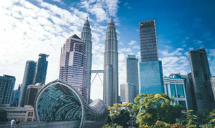 Kuala Lumpur City Tour with Saloma Bridge