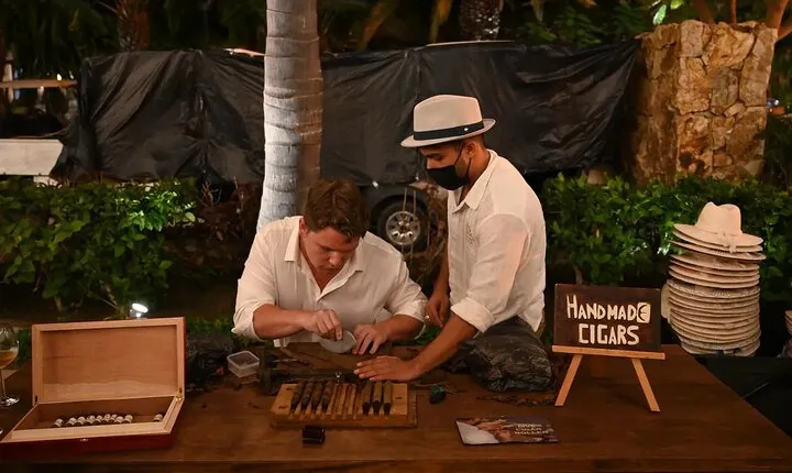 Private Puro Cigar Creation Workshop in Los Cabos