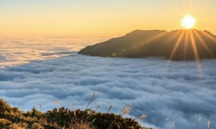 Bali Private Volcano Hike with Breakfast Atop