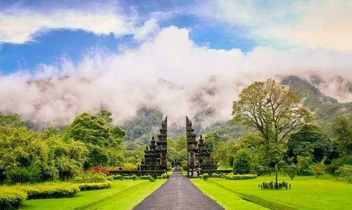 Bali Beratan Lakeside Eco Walking with Authentic Lunch 