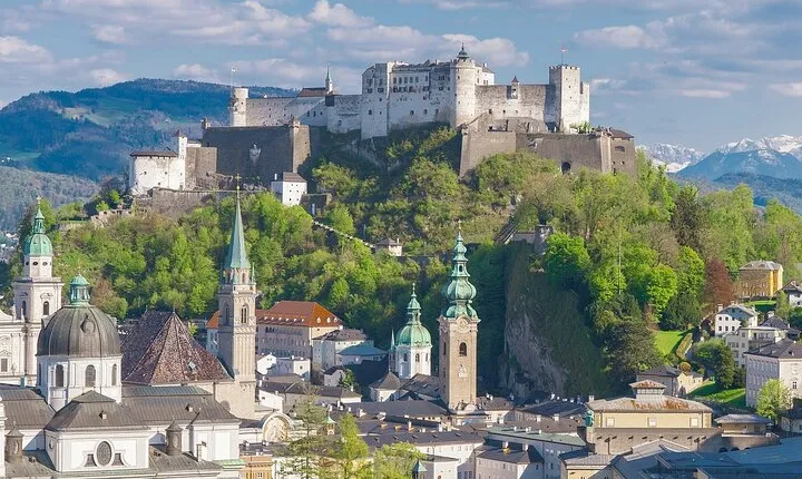 Private Day Trip From Munich to Salzburg and Back, Local Driver