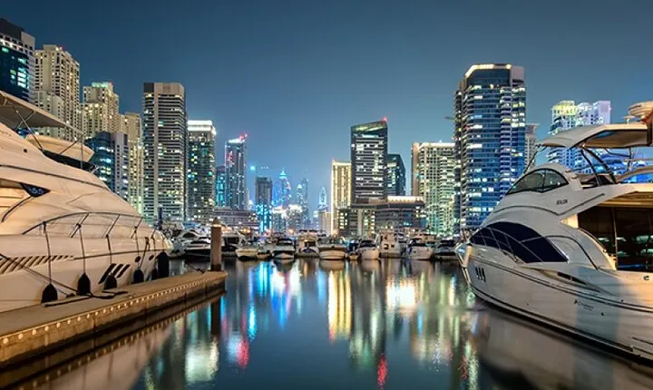 Amazing Dubai Marina Luxury Yacht & Breakfast