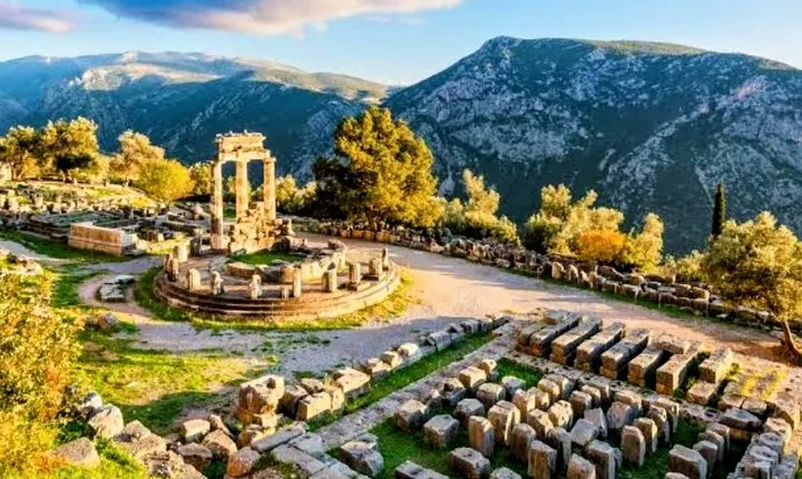 Thermopylae Delphi Private Tour for a Dive in History Depths