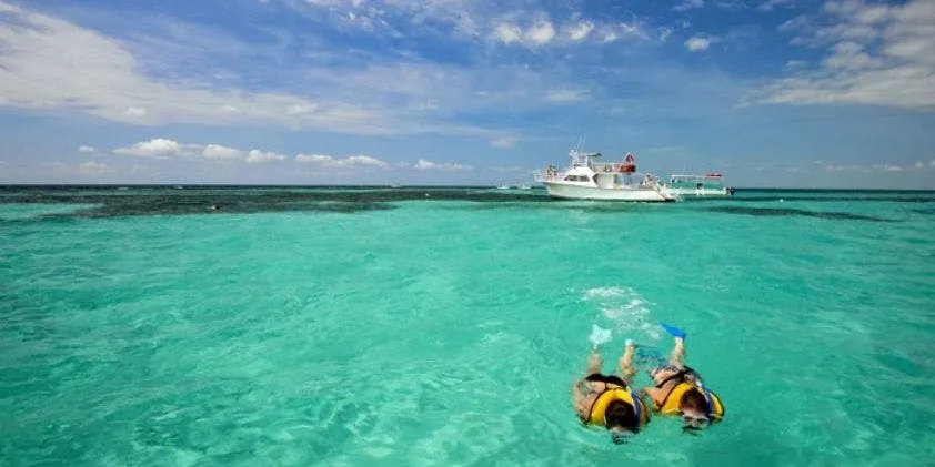 4-hour powerboat rental in Key Largo