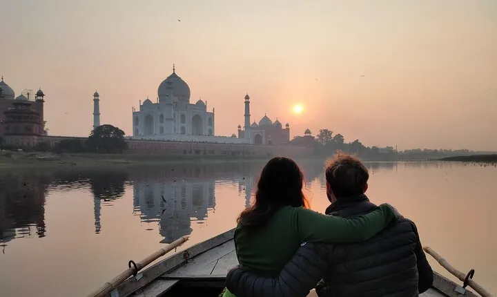 Agra Full-day Tour Taj Mahal, Agra Fort & Secret Walking Tour with Private Car