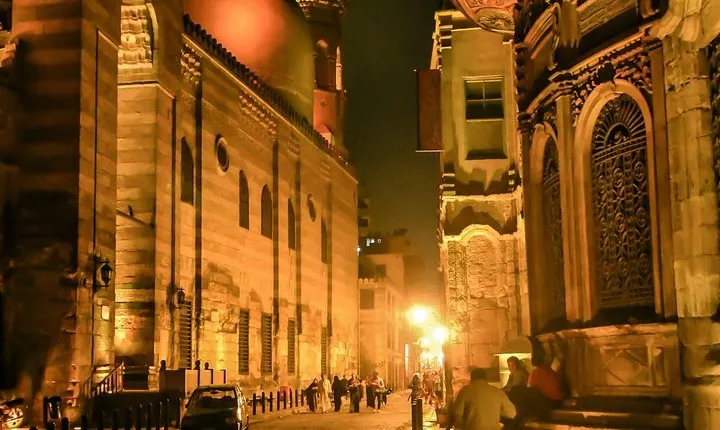 Private Tour to El Moez St. and Al Azhar Park.
