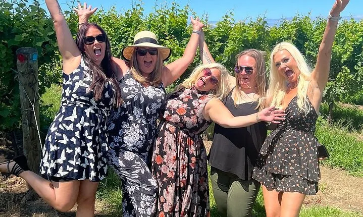 Sunset Niagara-on-the-Lake Small Group Wine Tour with Dinner