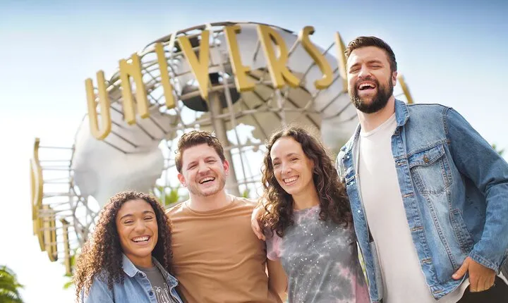 Bundle and Save: Universal Studios Entry and Celebrity Home Tour