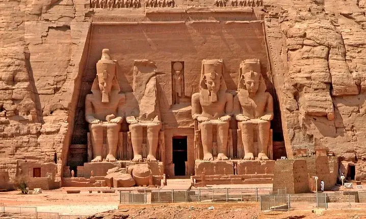 Overnight Trip to Aswan From Luxor Visiting Abu Simbel Temple