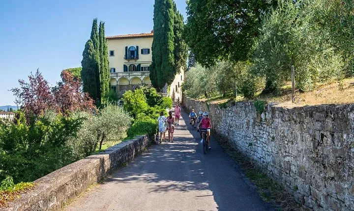 Tuscany Half day biking with oil producer, Chianti wine and food
