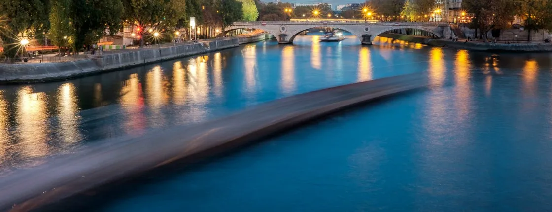 Early evening dinner cruise