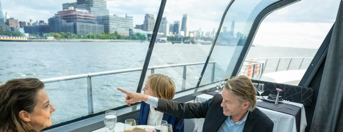 Bateaux Statue of Liberty Lunch Cruise